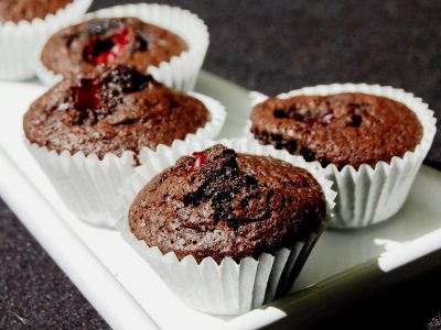 VİŞNE BROWNIE